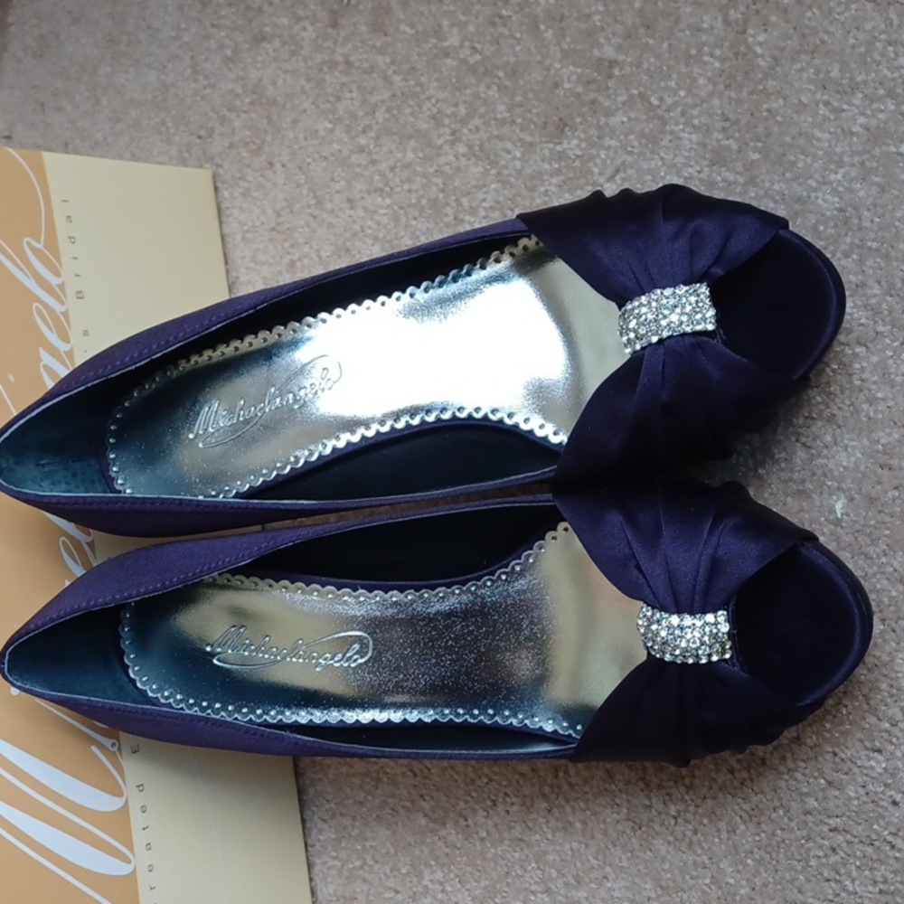 WS23- Women 4" Satin Purple Heels - sz 9.5 & sz 10 - Picture 2 of 8